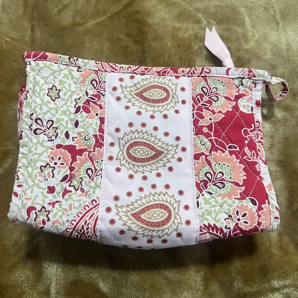 Elegant Floral Cosmetic Bag
